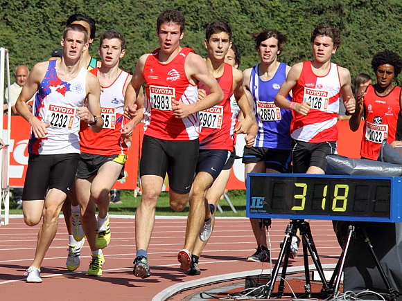 Thijs Maes, in 8ste positie, nog 300m